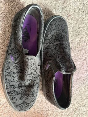 Vans Slip-On Skate Shoe in Black with Skull Pattern